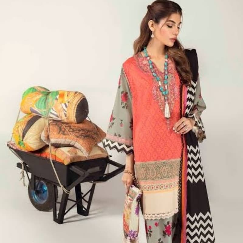 MAHAY Printed Lawn By SANA SAFINAZ