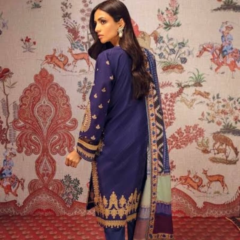 MAHAY Printed Lawn By SANA SAFINAZ